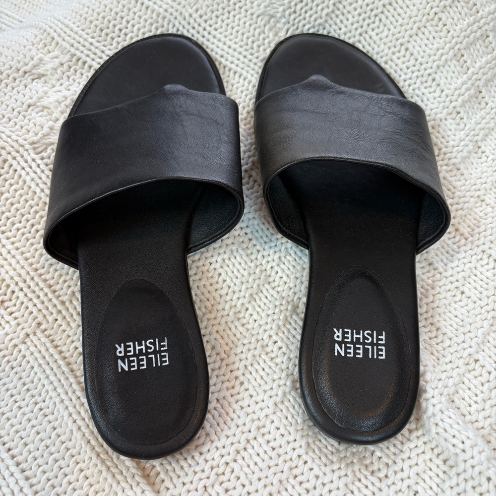 Eileen Fisher Black Leather Thong Edge Sandals Like New Size 6 Minimalist - Picture 3 of 8